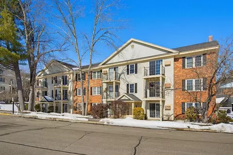 15 Northbrook Dr #1512, Manchester, NH 03102