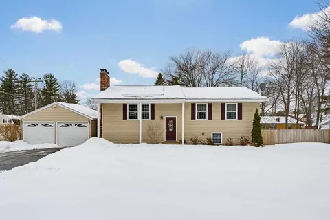 2 Doncaster Dr, Nashua, NH 03062