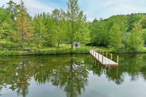 84 Governor Wentworth Hwy, Tuftonboro, NH 03853