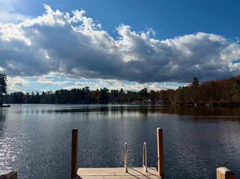 84 Governor Wentworth Hwy, Tuftonboro, NH 03853