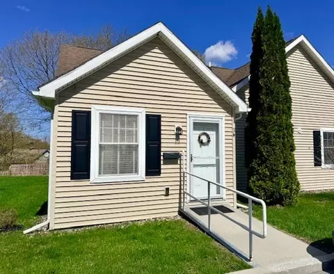 55 Eden Way #3B, Bennington, VT 05201