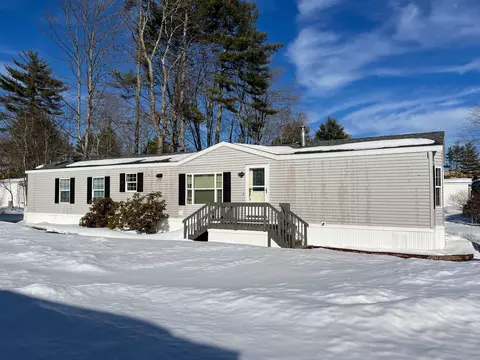 80 Colonial Vlg, Somersworth, NH 03878