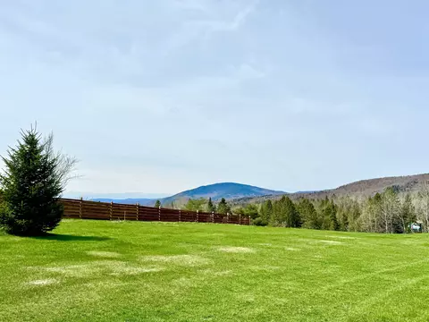 881 S Hill Rd, Stewartstown, NH 03576
