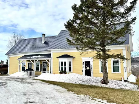 881 S Hill Rd, Stewartstown, NH 03576