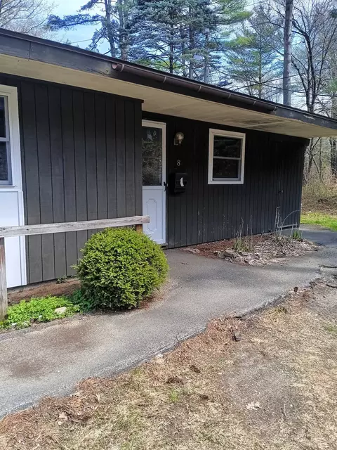 40 Brookside Dr #8, Brattleboro, VT 05301