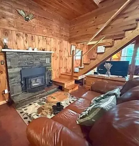 422 Little Rutland Rd, Bomoseen, VT 05732