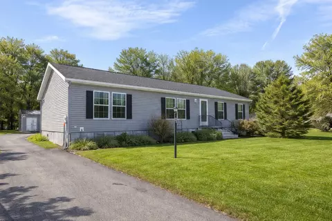 67 Stacey Dr, Hopkinton, NH 03229