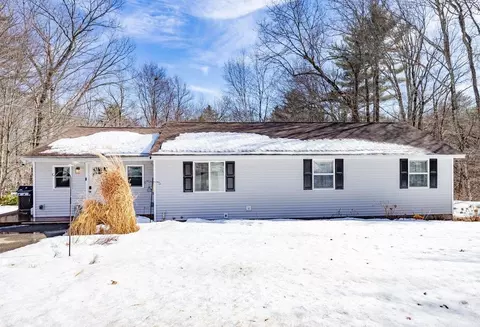 10 Richard Ct, Raymond, NH 03077