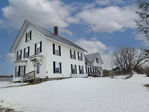 12 Church St, Orleans, VT 05860