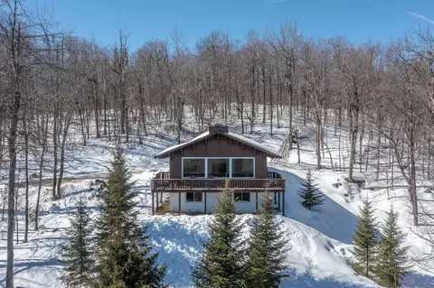 30 Upper Woods And Water Rd, Winhall, VT 05340