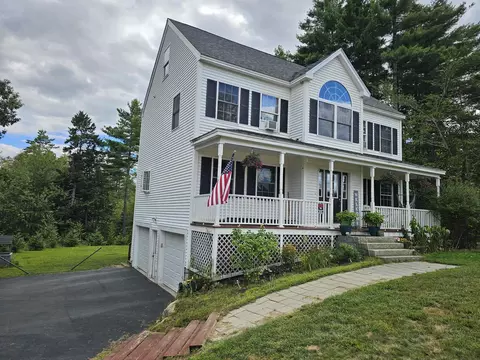 94 Autumn Ln, Barrington, NH 03825
