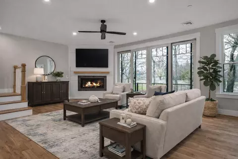 24 Little Bay Dr, Dover, NH 03820