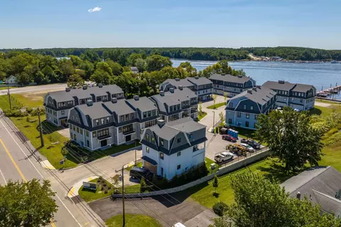 24 Little Bay Dr, Dover, NH 03820