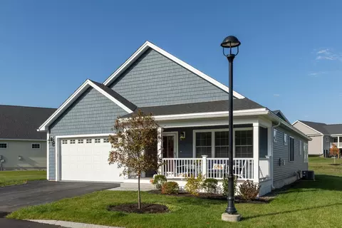 27 Mulberry Ln, Epping, NH 03042