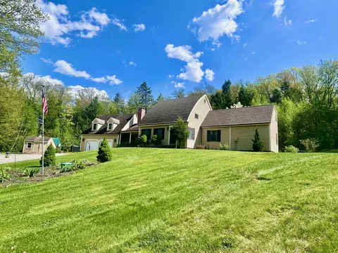 1481 Bennington Rd, Francestown, NH 03043