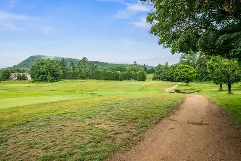 7 Hurlin Ln # A, Jackson, NH 03846