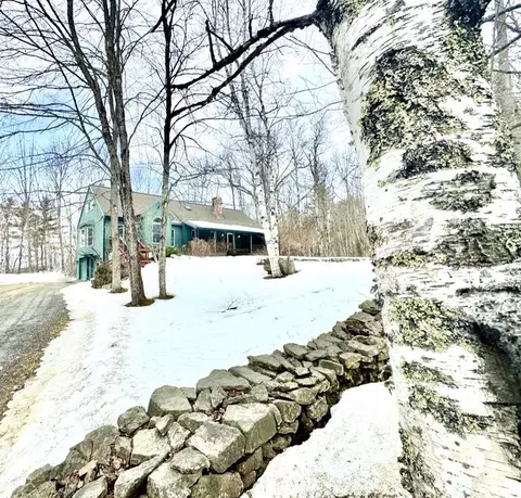 637 Wallace Hill Rd, Franconia, NH 03580
