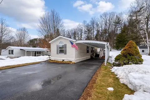 70 Bluebird Ln, Lyndonville, VT 05851