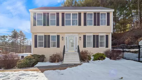 6 Bear Path Ln, Hudson, NH 03051