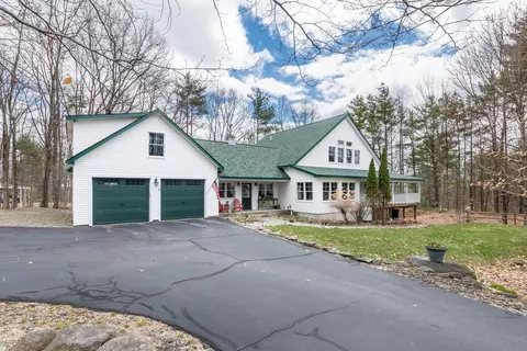 8 Oak Knoll Rd, Meredith, NH 03253