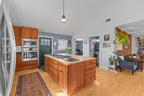 896 East Rd, Colchester, VT 05446