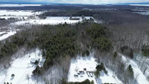 83 Hyde Rd, Grand Isle, VT 05458