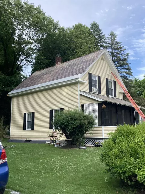 34 School St, Proctor, VT 05765