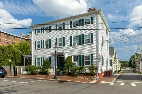 110 Court St #4, Portsmouth, NH 03801