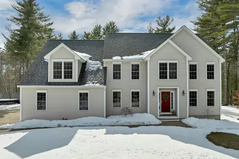 147 Boulder Dr, Barrington, NH 03825
