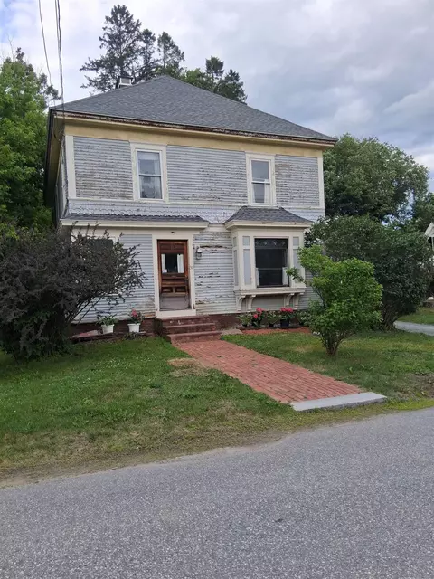 30 Cross St, Littleton, NH 03561