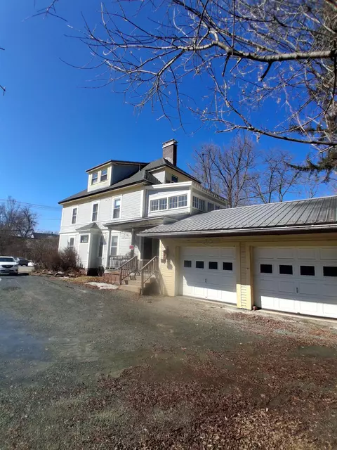 30 Cross St, Littleton, NH 03561