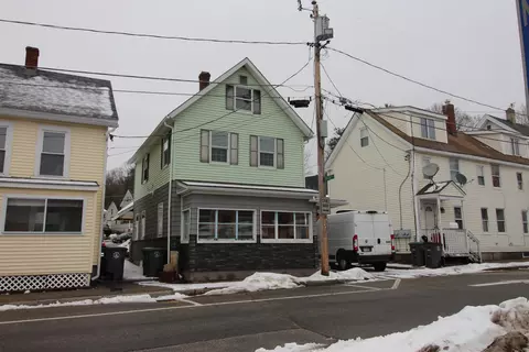 8 Central St, Pembroke, NH 03275