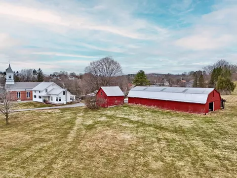 2 River Rd, Fairfax, VT 05454