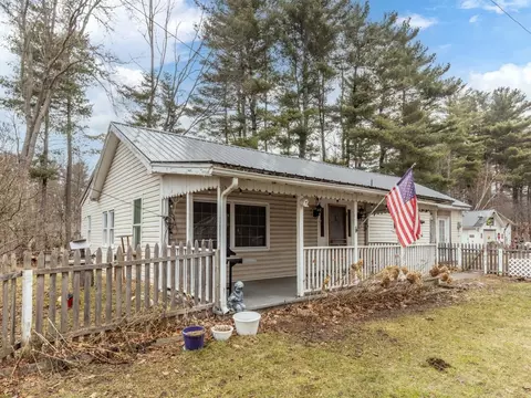 37 Lois Ln, Williston, VT 05495
