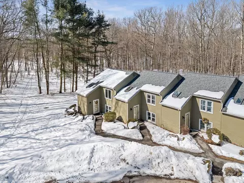 440 Oak Cir #5, Colchester, VT 05446