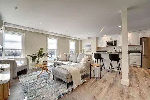 621 Islington St #B, Portsmouth, NH 03801