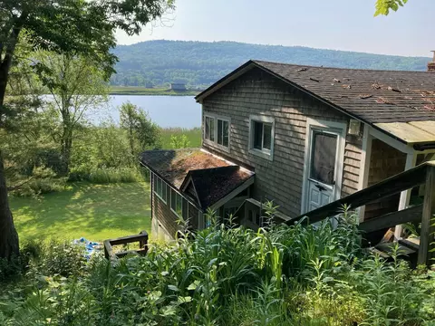10 Riverfront Dr, Rockingham, VT 05101