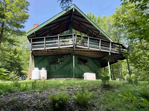 145 Oberdorf Rd, Readsboro, VT 05350