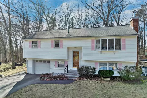 51 Bedard Ave, Derry, NH 03038