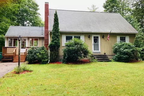 102 Sanborn Rd, East Kingston, NH 03827