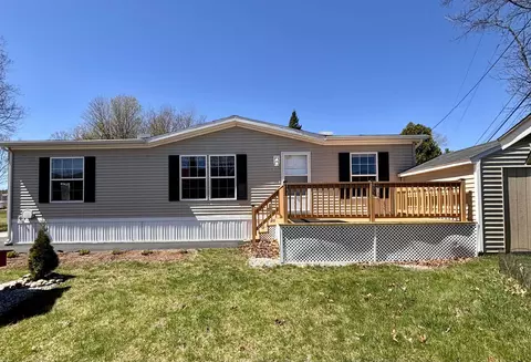 545 Elm St #4, Milford, NH 03055