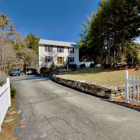 17 Ventura Dr, Raymond, NH 03077