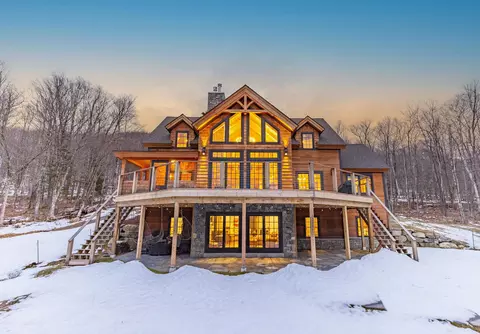 365 Tunnel Stream Rd, Benton, NH 03785