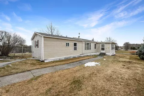 33 Rugg Rd, St. Albans Town, VT 05478