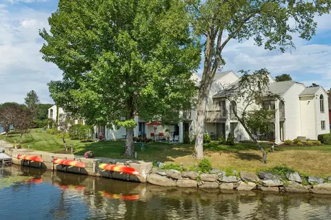 68 Railroad Ave #3, Wolfeboro, NH 03894