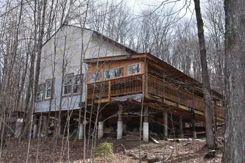 397 Winch Hill Ext, Roxbury, VT 05663