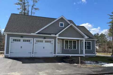 13 Wilderness Dr, Nashua, NH 03062