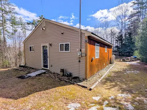 16 Conway Ln, Woodsville, NH 03785