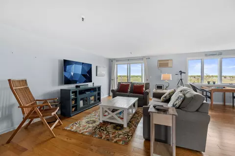 Living - 407 Ocean Blvd #B11, Hampton, NH 03842 photo 2 of 4