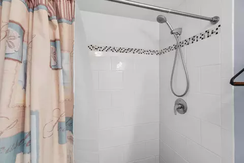 Bath - 407 Ocean Blvd #B11, Hampton, NH 03842 photo 2 of 4